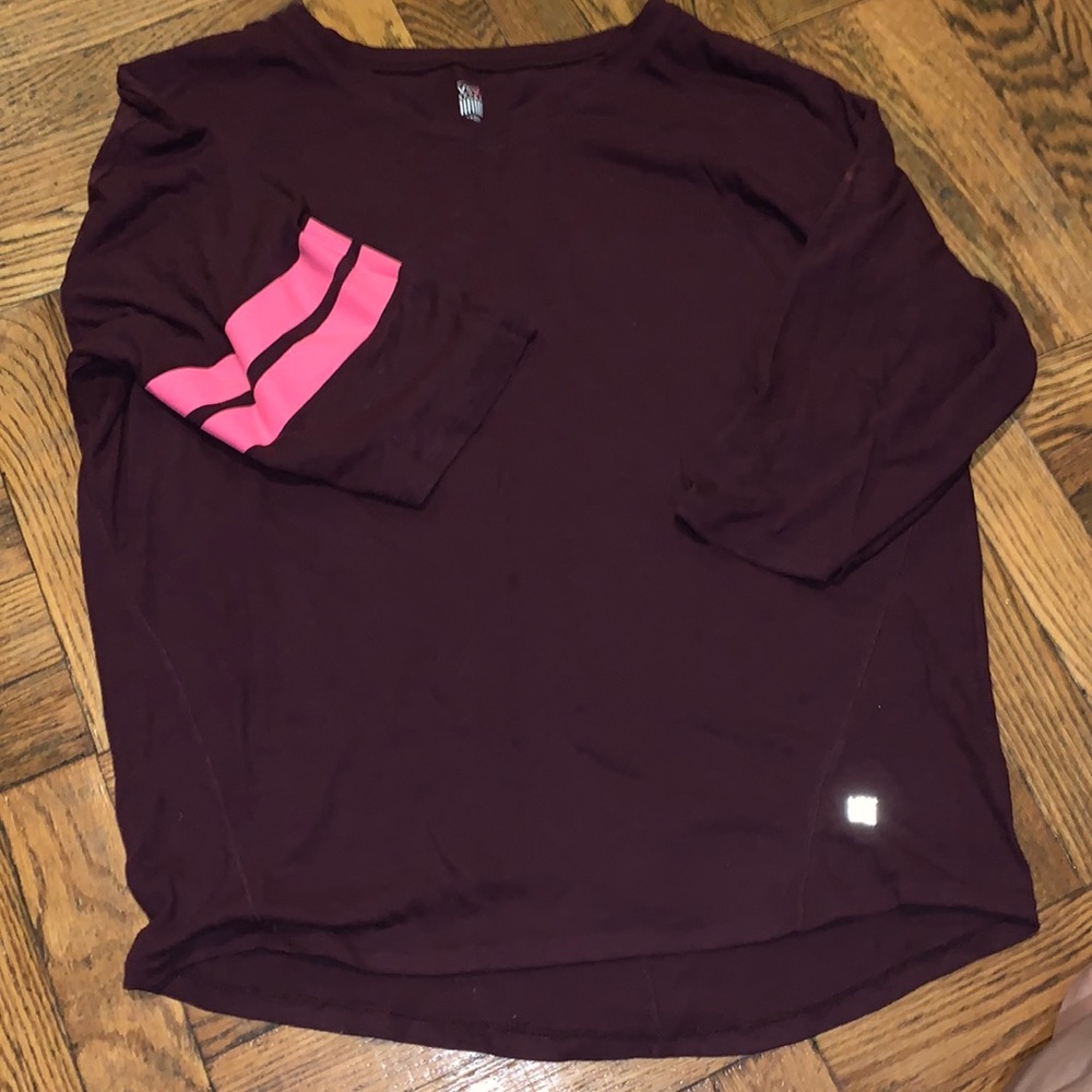 Vs sport t shirt Burgendy